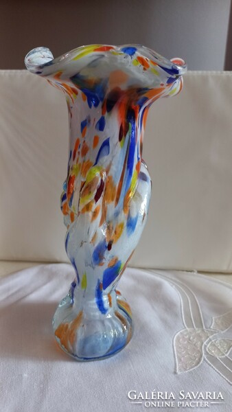 Kezet formázó színezett, fújt, fodros szélű Spatter üveg váza, hibátlan