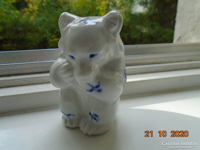 Hand-painted cobalt patterned bear cub with the Danish handwritten signature of Knud Kyhn (1888-1969)