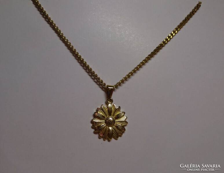 Medical steel flower pendant necklace.