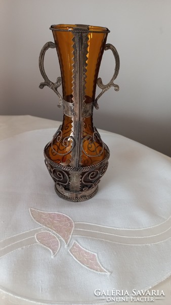 Különleges, empire stílusú barna üveg váza fém rátéttel. Hibátlan állapotú kézimunka