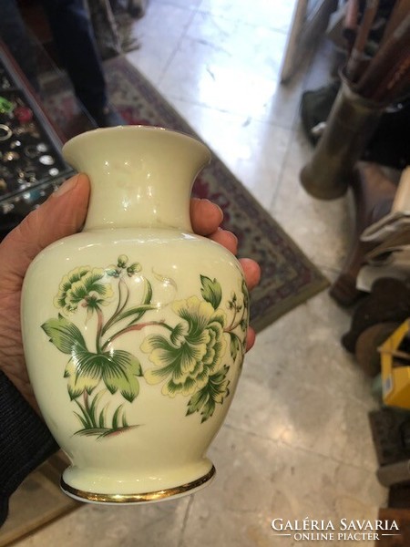 Hollóházi porcelán váza, 16 cm magas, ritkaság.régi, hibátlan