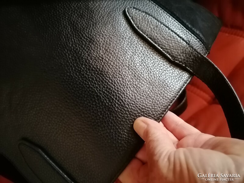 Szebbnél szebbek molett nálam extra nagy méretű pakolos Orsay táska fekete 47x30x11