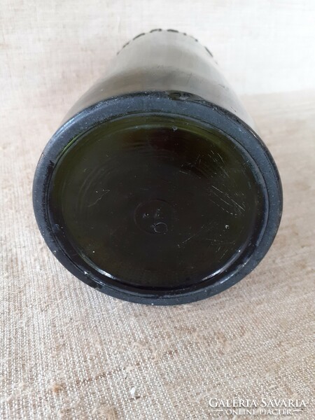 Régi zöld porcelán csatos Margitszigeti vizes üveg