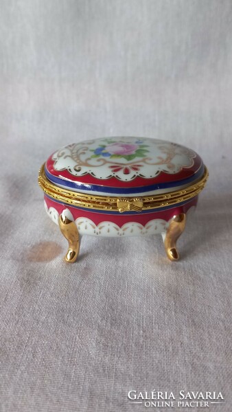 Porcelain box