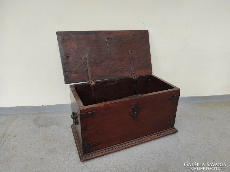 Antique renaissance chest furniture hardwood double-headed eagle 18th century heavy 961 6105