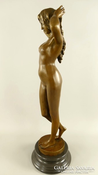 Monumental female nude - bronze statue