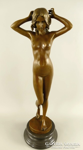 Monumental female nude - bronze statue