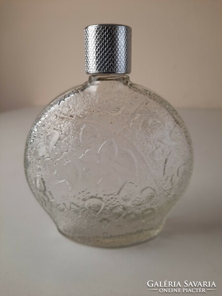 Retro parfümös üveg, öntött üveg fém kupakkal