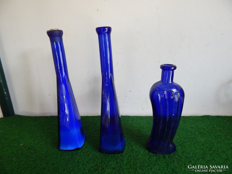 3 purple, cobalt blue vases, 28--28--20 cm.