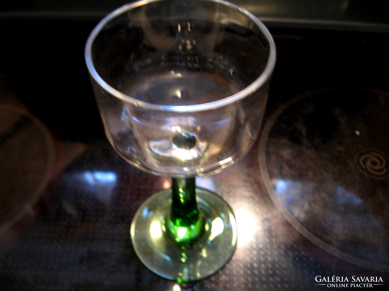 Zöld szárú talpas pohár , gyertyatartó
