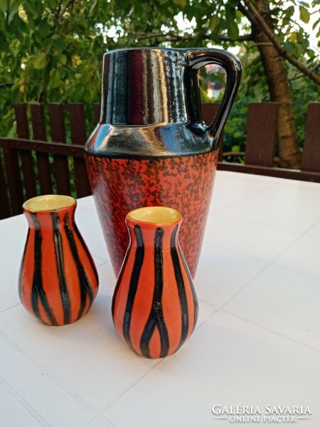2 pcs of lake head ceramics together --- 1 pc small vase and 1 pc jug / spout