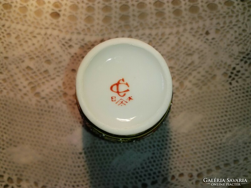Satsuma's original small vase...Hand painted.