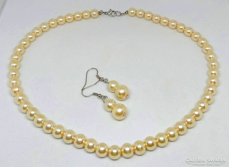 Cream tekla pearl necklace and earring set