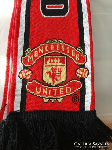 Original Manchester men's knitted pusher scarf with new label