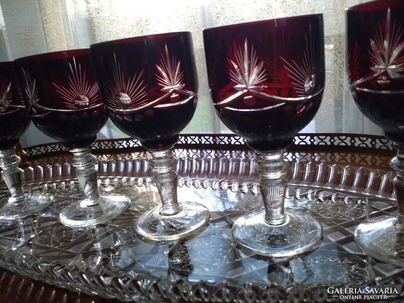Five crimson stained crystal goblets + spout