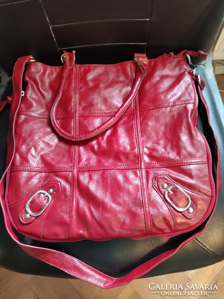 Red leather well-packed women's bag -made in italy.
