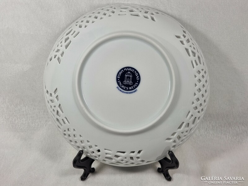 Forma marienbad ingres weiss mesh bowl. Decorated with a Zwiebelmuster pattern