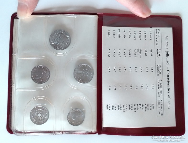Hungarian People's Republic of HUF circulation coin series faux leather case 1982 mint coins unc uncirculated