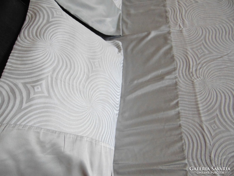 Gray bedding with geometric patterns