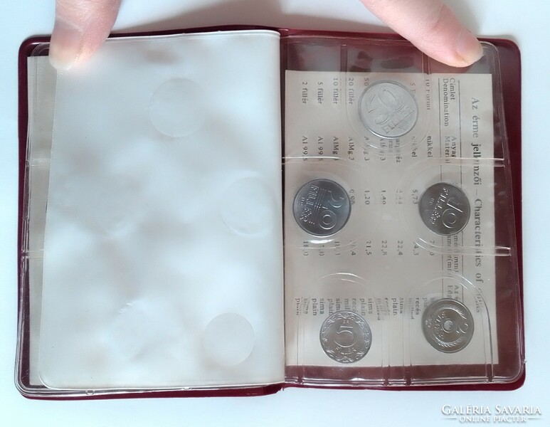 Hungarian People's Republic of HUF circulation coin series faux leather case 1982 mint coins unc uncirculated