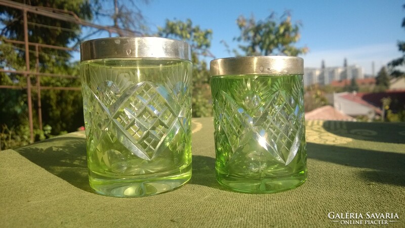Ezüst szegélyes tüzkizzöld kristály váza-pohár-gyertyatartó dianás