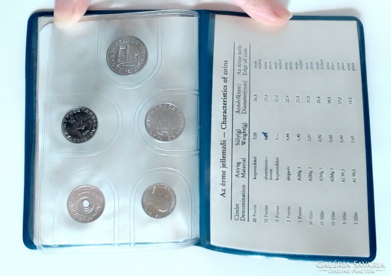 Magyar Népköztársaság forint forgalmi érme sor műbőrtokos 1984 verdefényes érmék UNC uncirculated