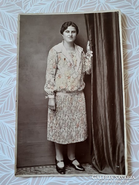 Régi női fotó vintage műtermi fénykép