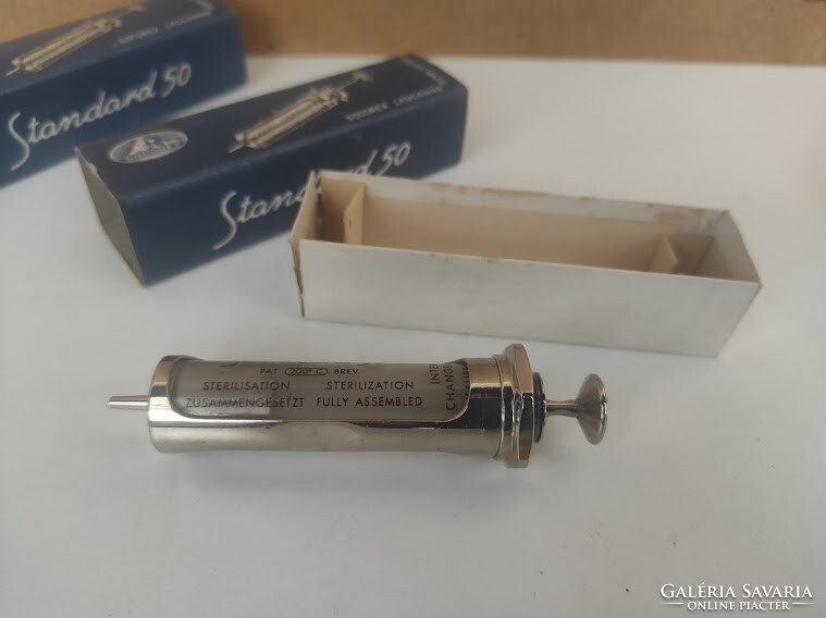 Antik orvosi eszköz fecskendő üveg 2 darab gyűjtemény eredeti dobozával 216 6120