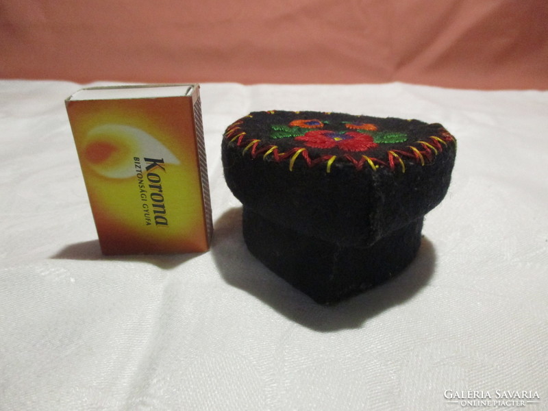 Box decorated with Matyo embroidery