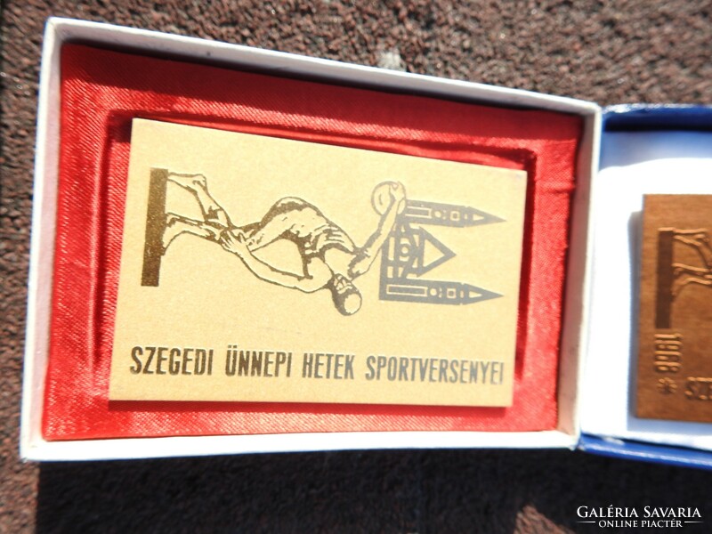Szegedi Ünnepi hetek sportversenyei 2 db plakett egyben