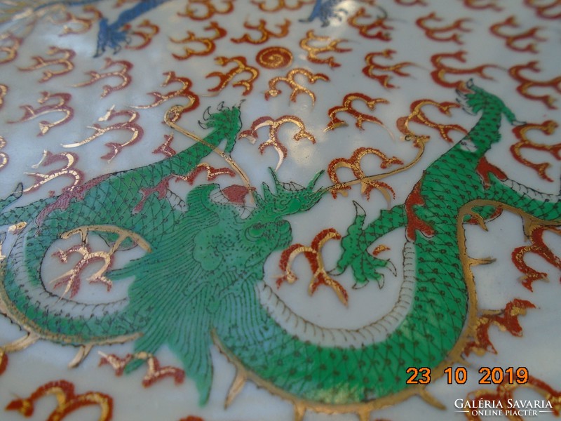 Kézzel Aranyozott két sárkányos tányér, madár és pillangós perem, Zhongguo Zhi Zao '60 évek