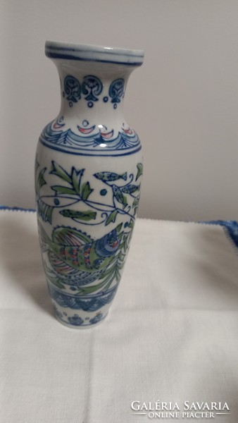 Kézzel festett dekoratív halas, jelzett, hibátla porcelán váza