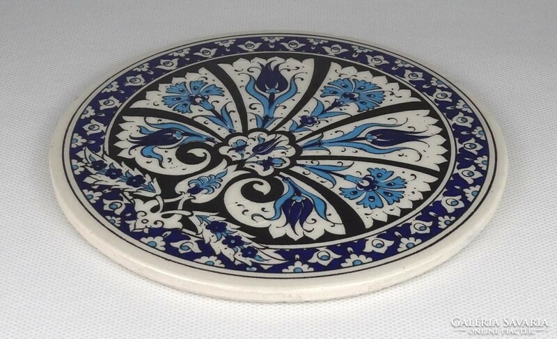 Turkish majolica decorative bowl marked 1K943 15 cm