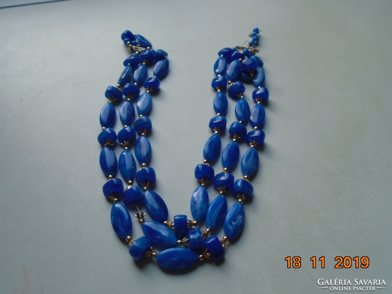 Tengerkék gyöngyökből 3 soros nyaklánc aranyozott fém lótusz és gyöngy köztes gyönggyel