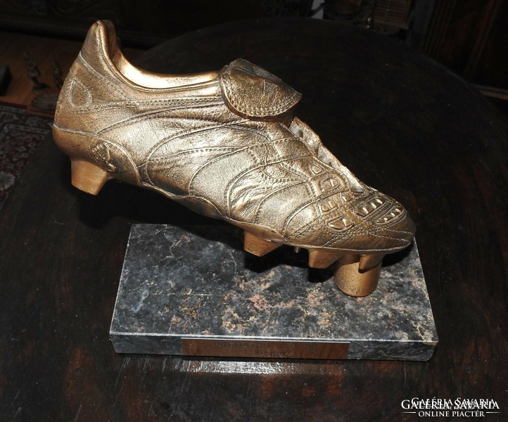 Predator cup 1. Sieger - bronze or bronze dipped sports shoes - a relic of winning shoes?