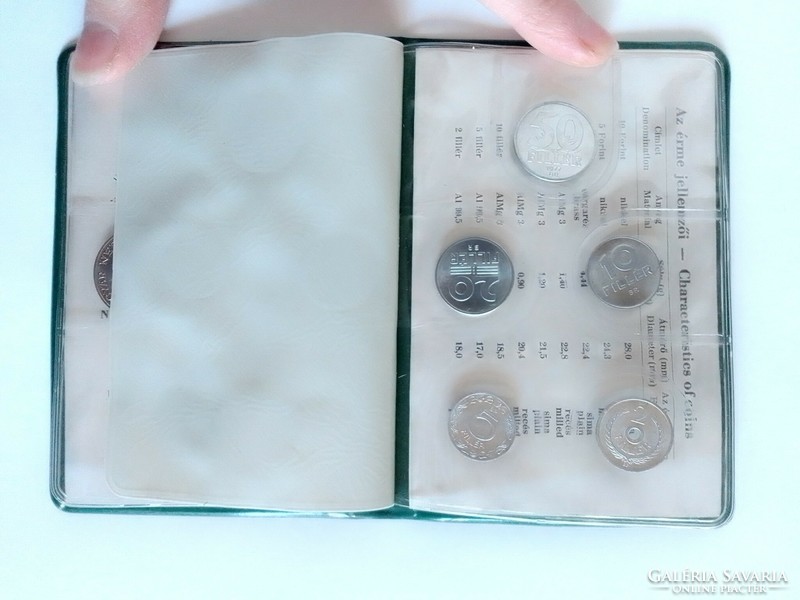 Hungarian People's Republic of HUF circulation coins series faux leather case 1977 mint coins unc uncirculated