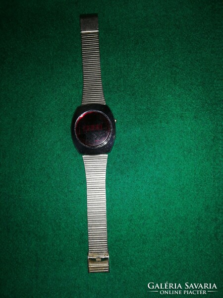 1970 From quartz watch/mole watch