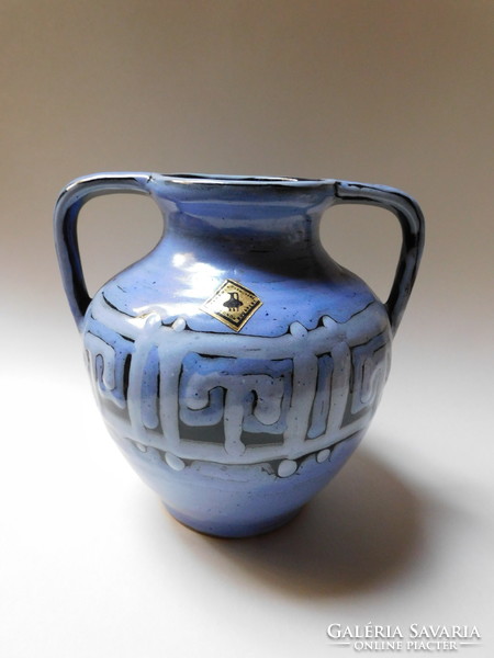Kék színű iparművészeti füles váza  17 cm