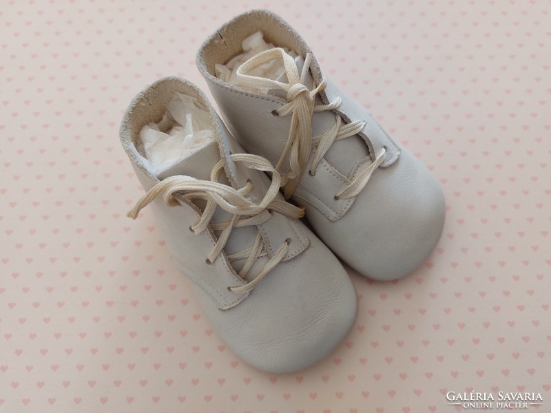 Retro leather baby shoes white old children's boots