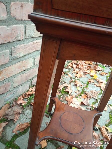 Beautiful inlaid postamens, flower stand with hidden internal storage