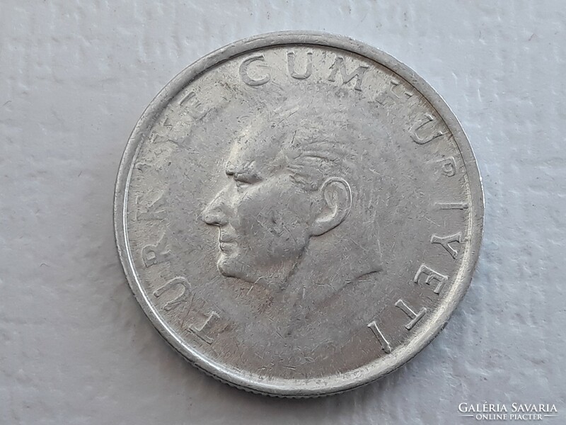 Turkey 25 lira 1988 coin - Republic of Turkey 25 lira 1988 foreign coin