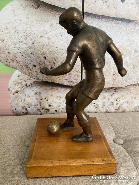 Bronze football player statue a27