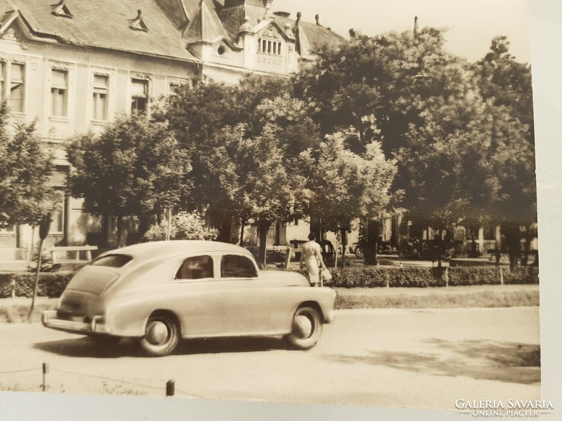 Régi autós képeslap Kiskőrös Szarvas Szálló fotó levelezőlap Warszawa autó