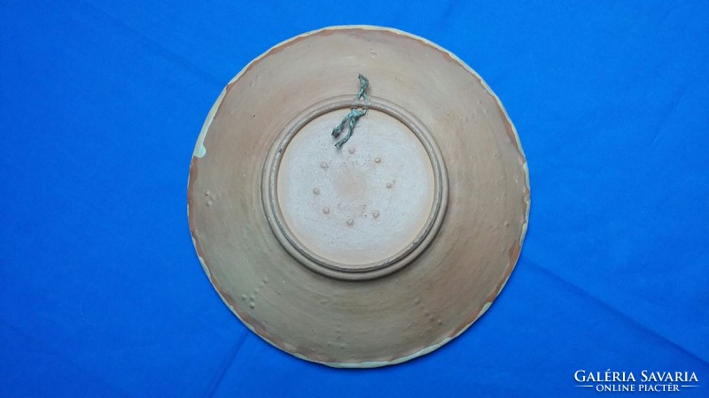 Két régi mázas cserép fali tányér