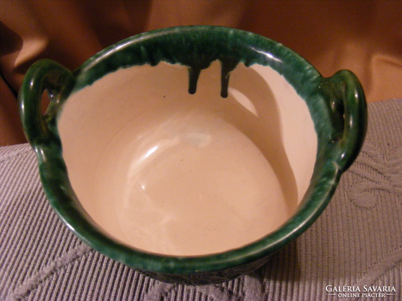 Three-legged green ceramic bowl or bowl