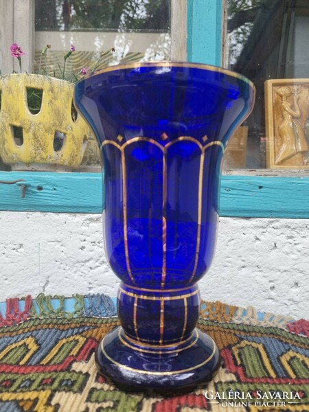 Királykék aranyozott üveg váza