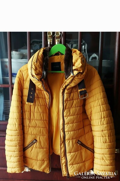 Zara brand mustard yellow women's jacket jacket in mint condition, with hideable hood, size m