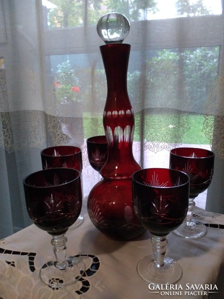 Five crimson stained crystal goblets + spout