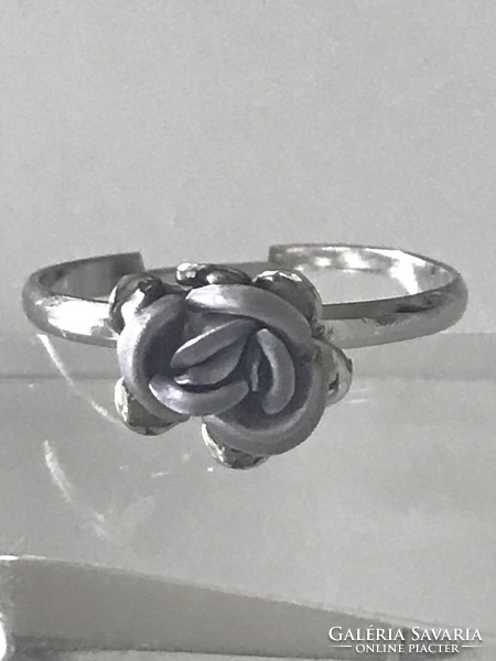 Silver-plated ring with rose head, adjustable size