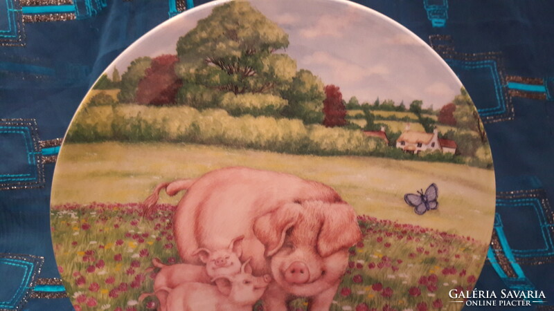 Piggy porcelain decorative plate, wall plate 1. (M3051)